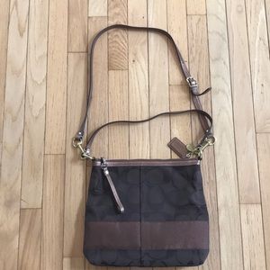 Cross/shoulder Coach bag